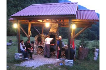 Rumunija Chata Baraj Leşu, Eksterjeras